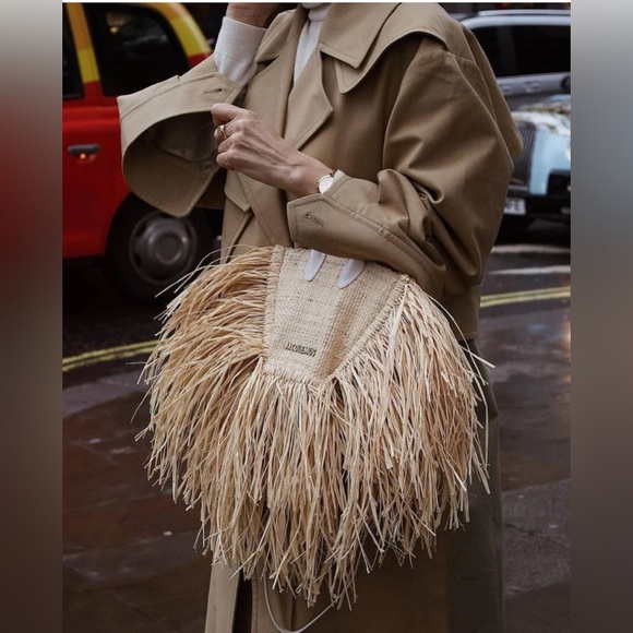 Jacquemus Le Petit Baci bag / crossbody - Picture 9 of 11